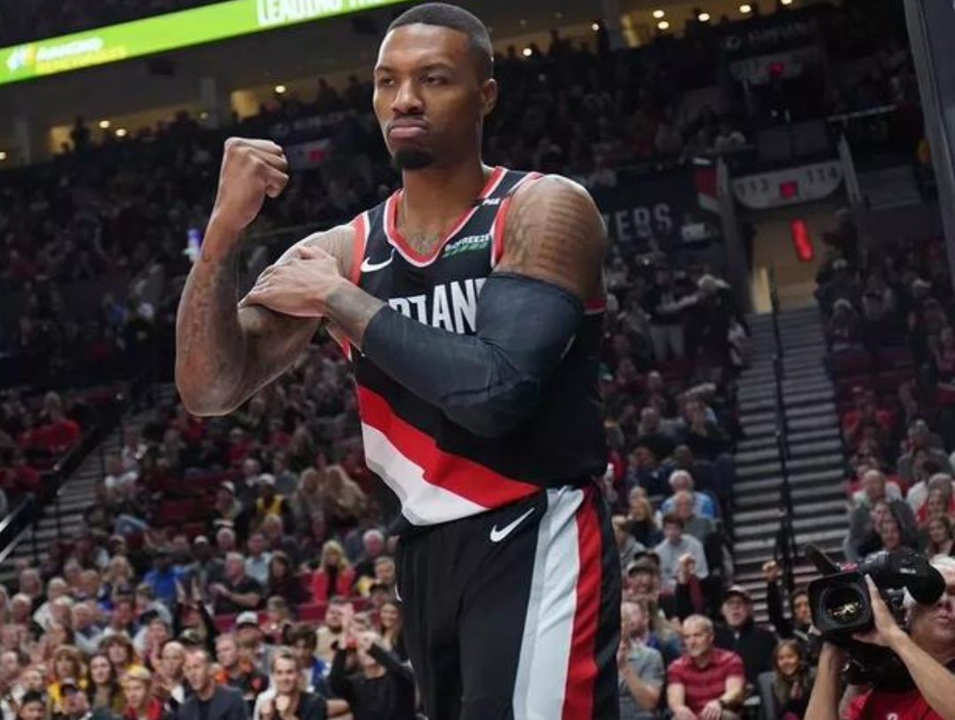 包含掘金不断突破！，Rookie连续十场比赛得分超过出色防守上演精彩一战的词条