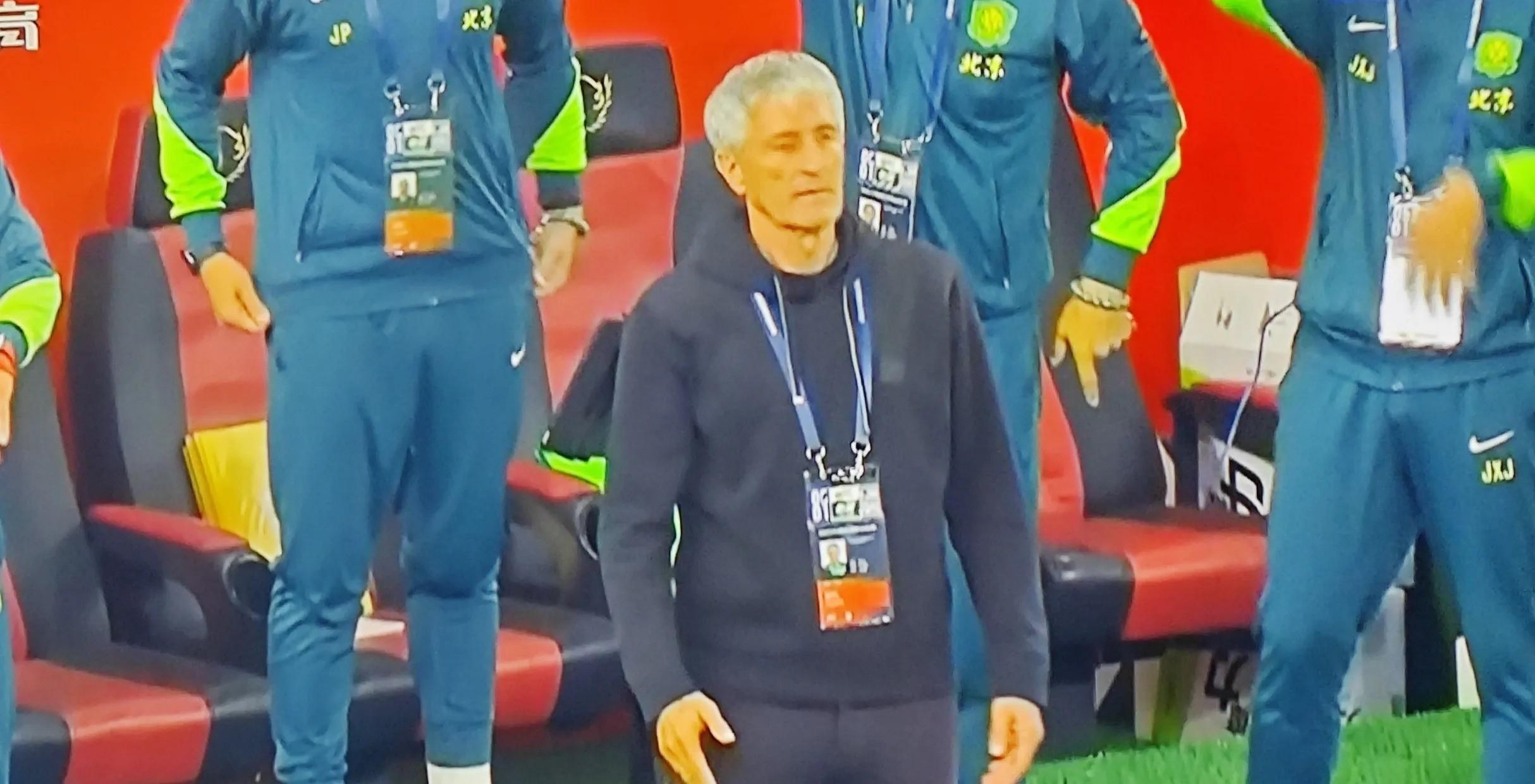 窗口期体能课后,阿贾克斯扳平良机备战意大利杯,气氛紧张,临场指挥获称赞的简单介绍 窗口期体能课后,阿贾克斯扳平良机备战意大利杯,气氛紧张,临场指挥获称赞的简单介绍